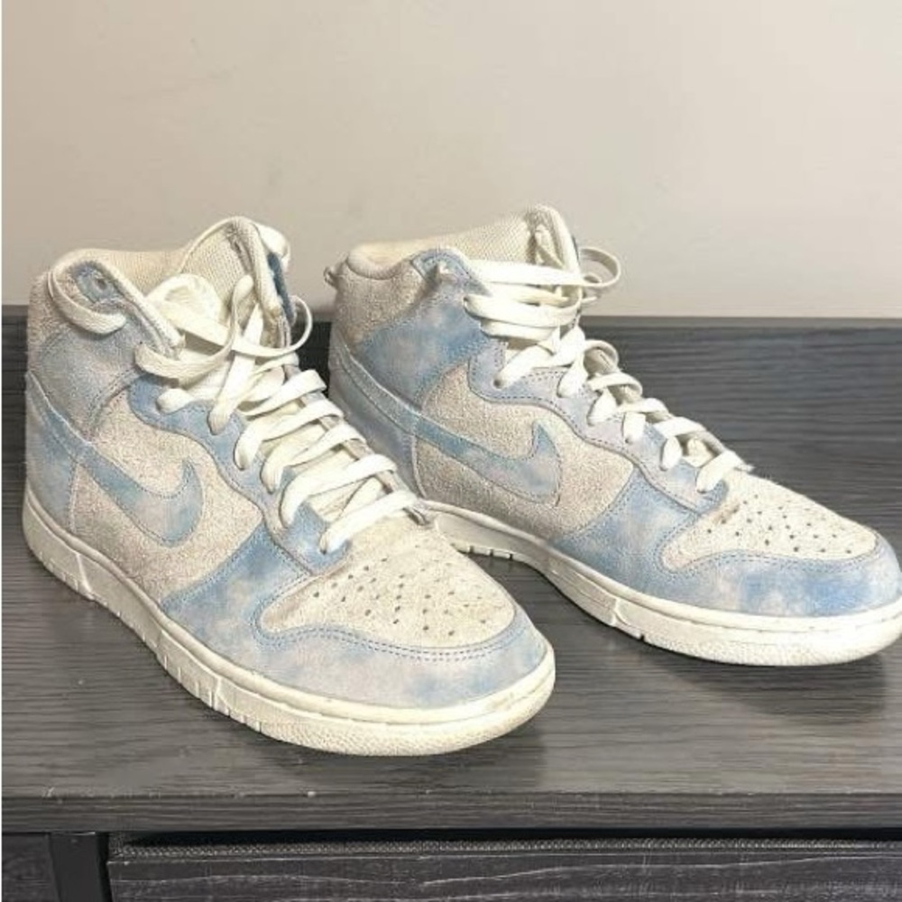 Nike Dunks High-Top Sneakers
